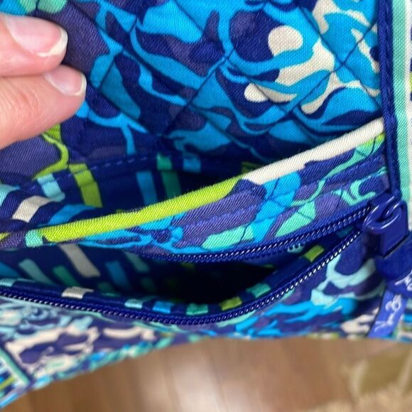 Vera Bradley Katalina Blues Quilted Crossbody Retired - Picture 9 of 10